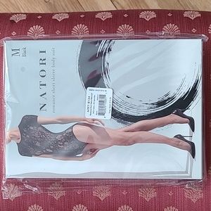 BRAND NEW Natori Short-Sleeve Lace Bodysuit; black; size: medium